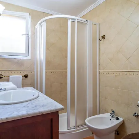 4 Bedroom Gorgeous In * מארבלה