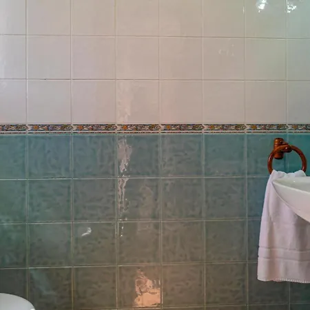 4 Bedroom Gorgeous In בית נופש