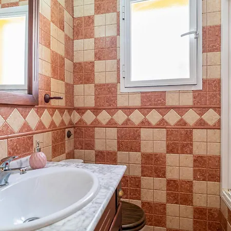 4 Bedroom Gorgeous In * Marbella